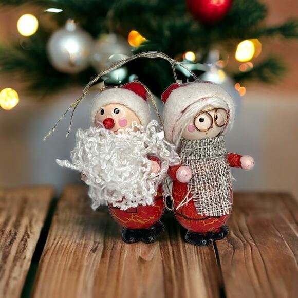 Vintage Wooden Santa and Mrs. Claus Christmas Ornaments - Picture 11 of 11